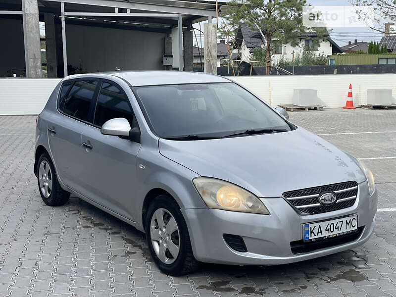 Kia Cee'd (2007)