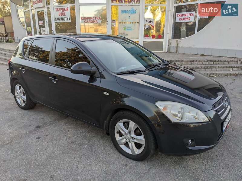 Kia Ceed (2007)