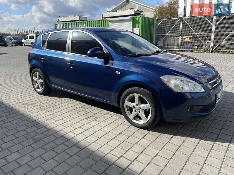 Kia Ceed (2007)