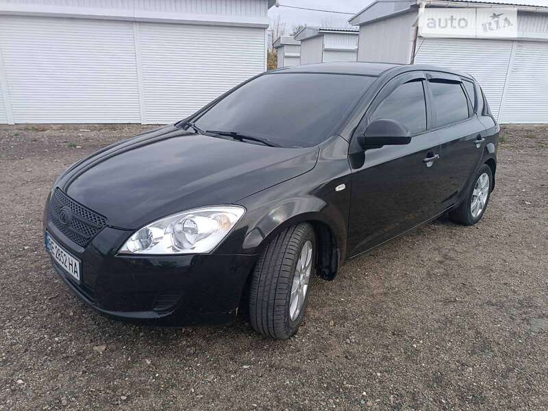 Kia Ceed (2008)