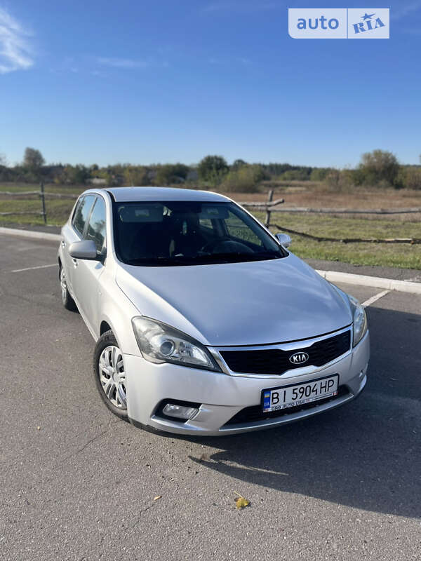 Kia Ceed (2011)