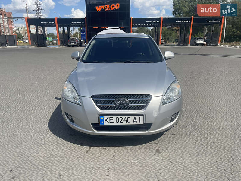 Kia Ceed (2008)