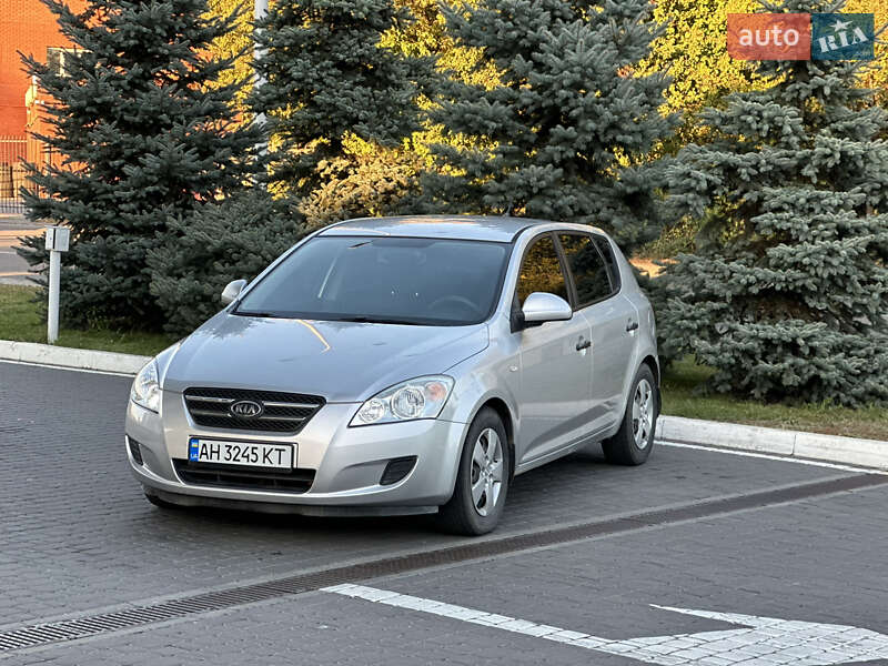 Kia Ceed (2008)