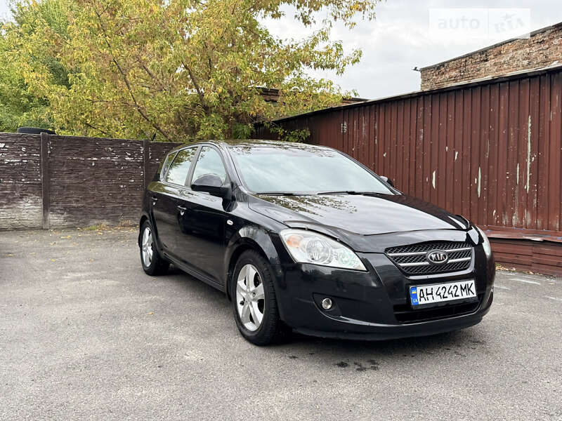 Kia Ceed (2007)