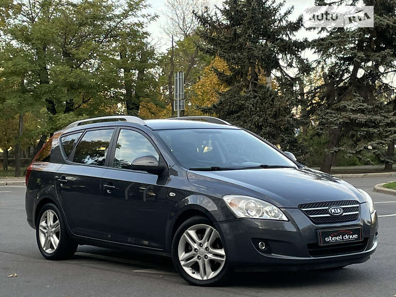 Kia Cee'd (2008)