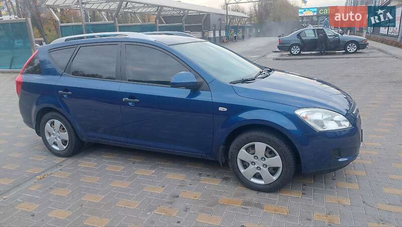 Kia Ceed (2008)