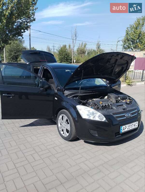 Kia Ceed (2008)