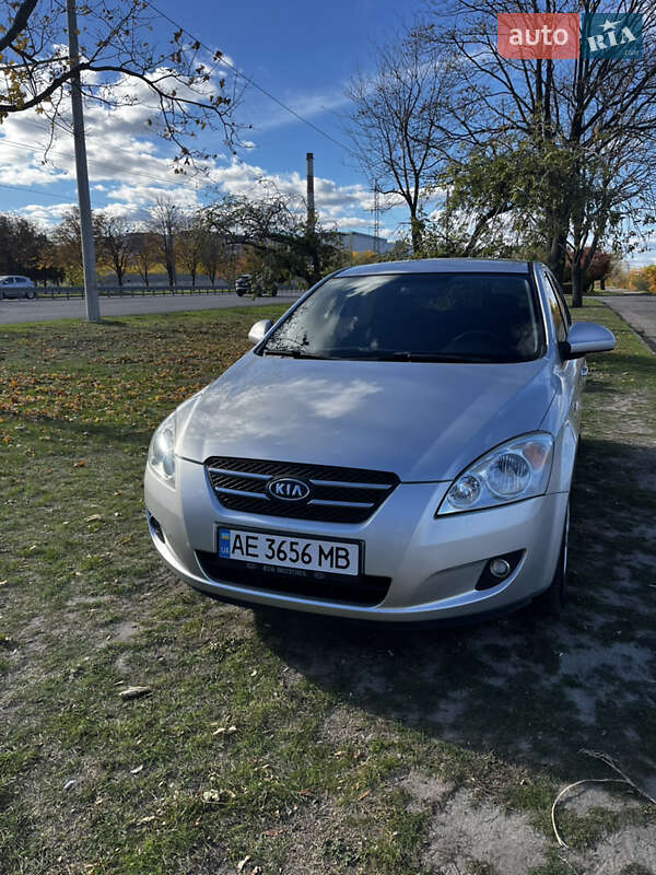 Kia Cee'd (2008)