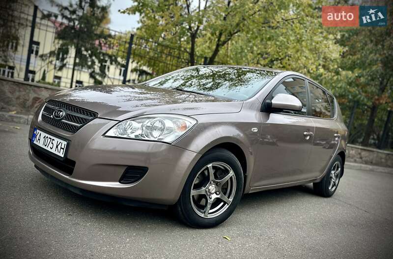 Kia Cee'd (2008)