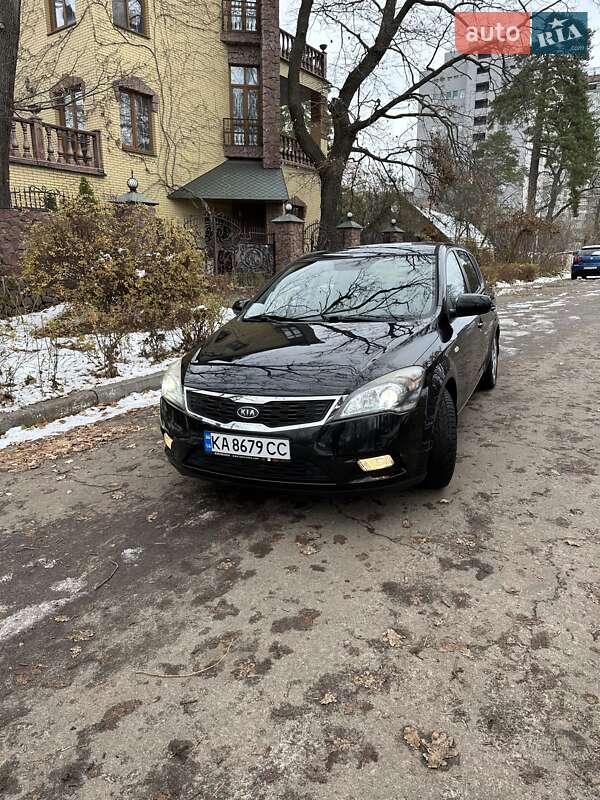 Kia Ceed (2010)