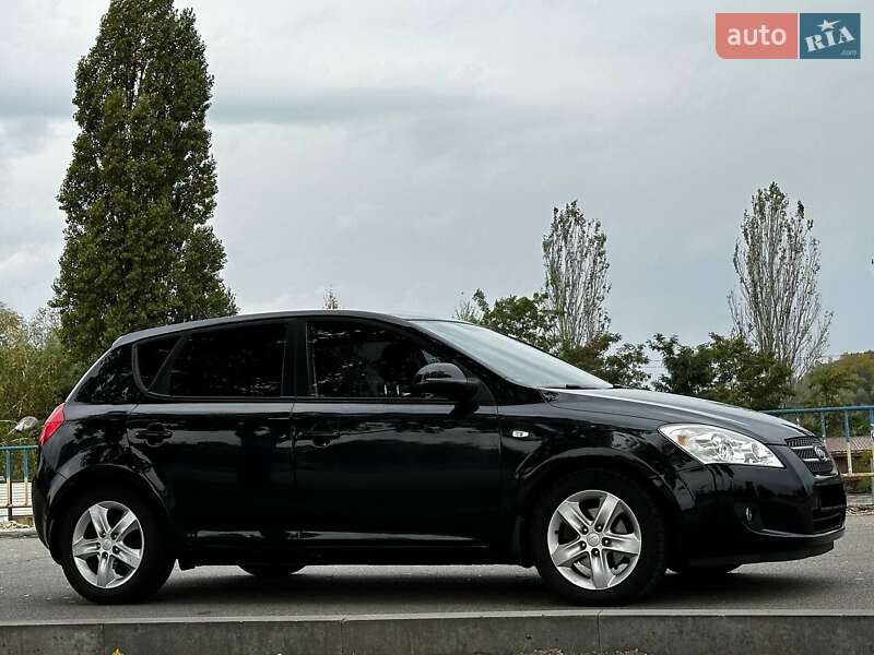 Kia Cee'd (2008)