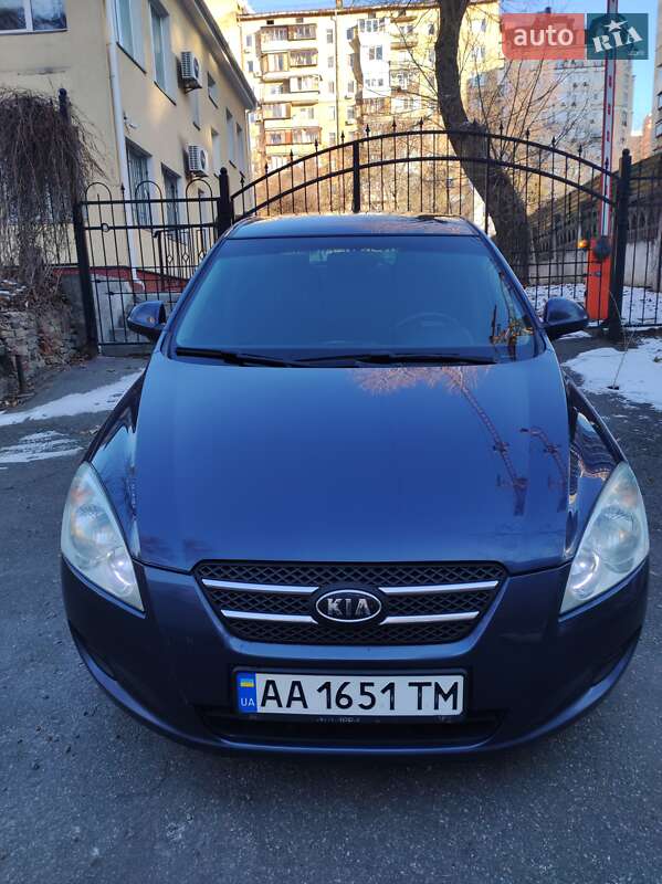 Kia Ceed (2008)