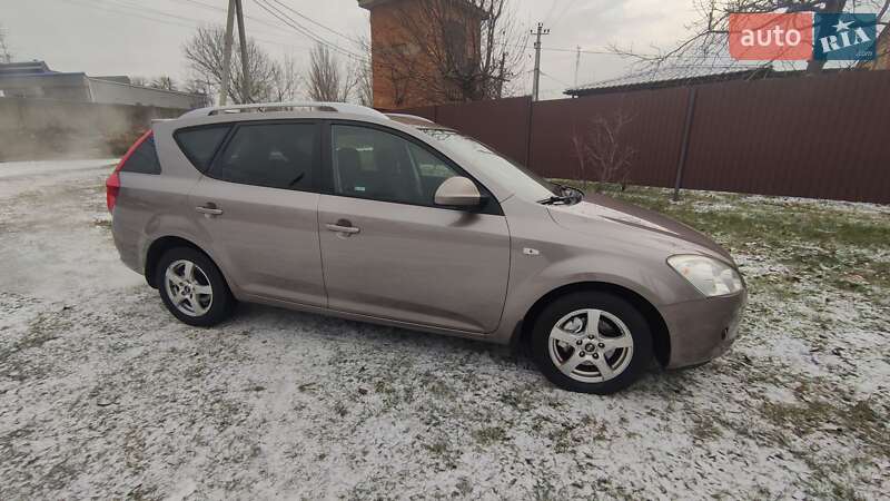 Kia Ceed (2008)