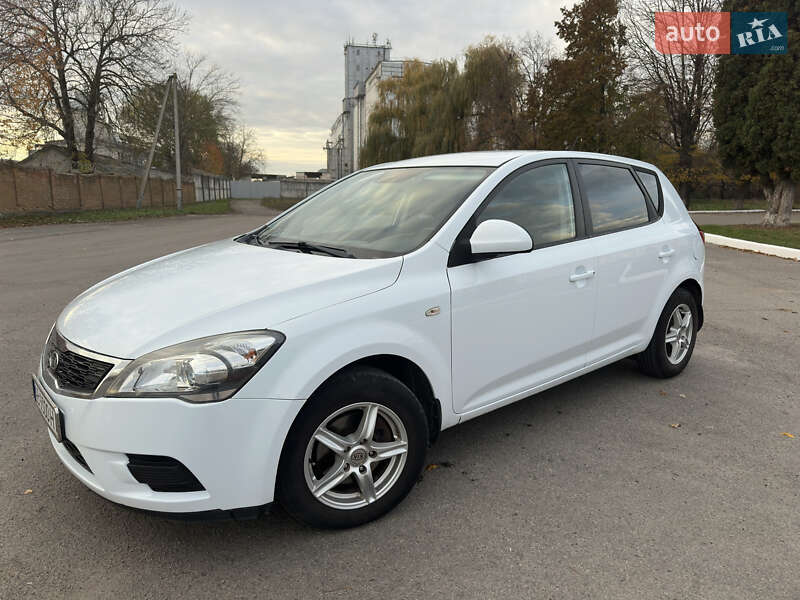 Kia Ceed (2011)