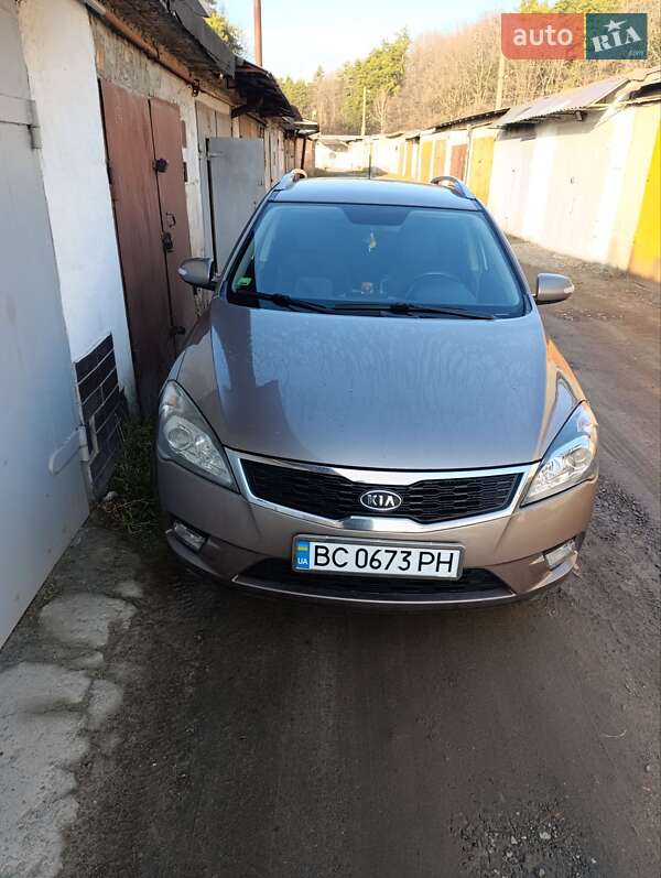 Kia Ceed (2010)