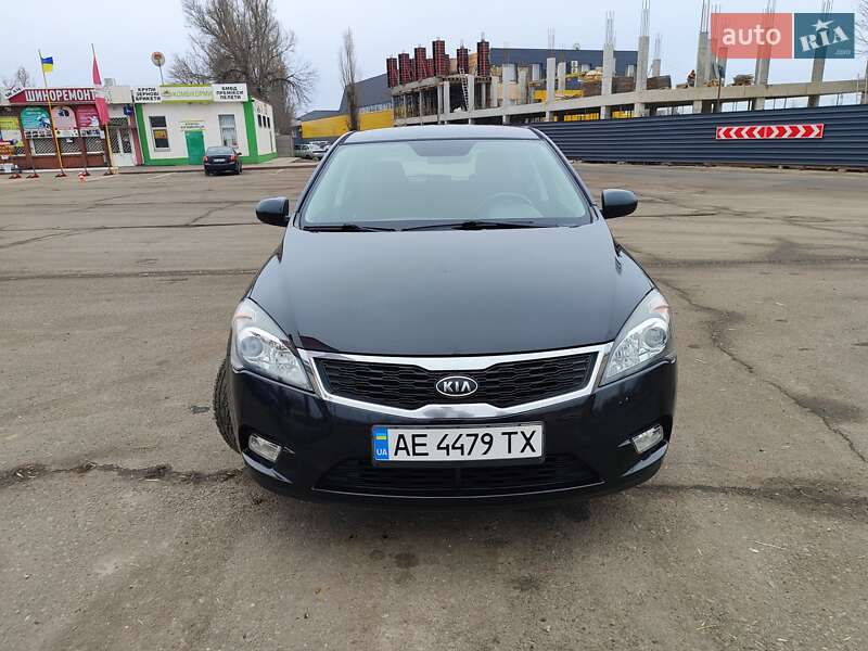 Kia Ceed (2010)