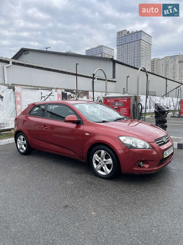 Kia Ceed (2008)