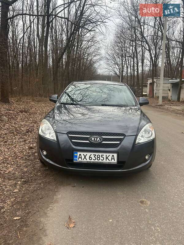 Kia Ceed (2008)