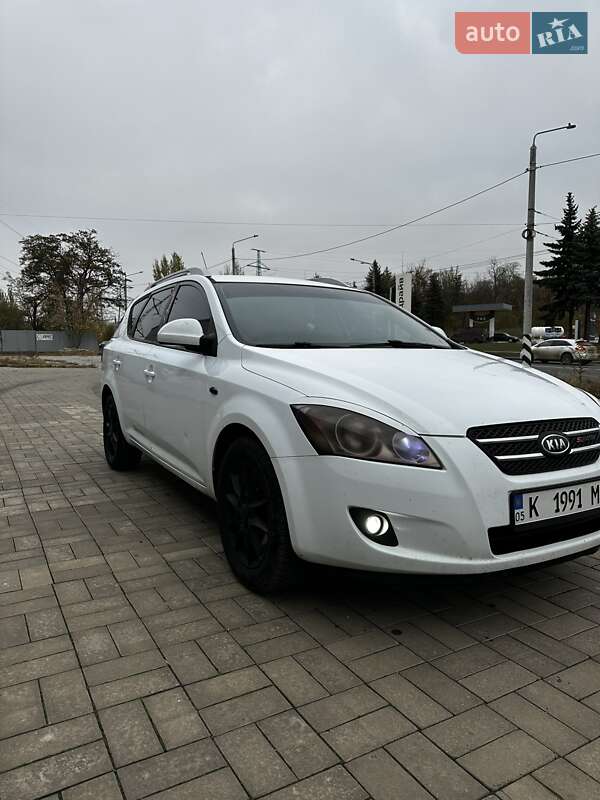 Kia Cee'd (2008)