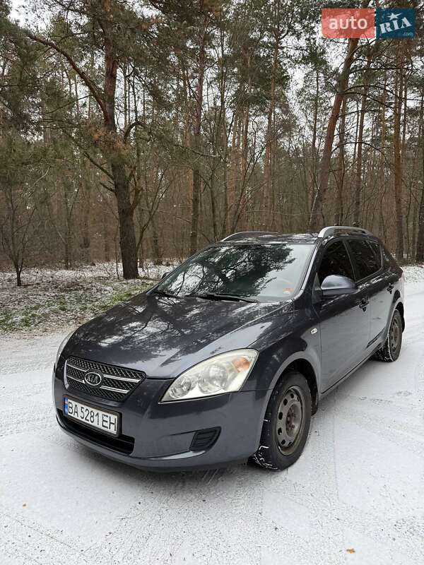 Kia Ceed (2008)