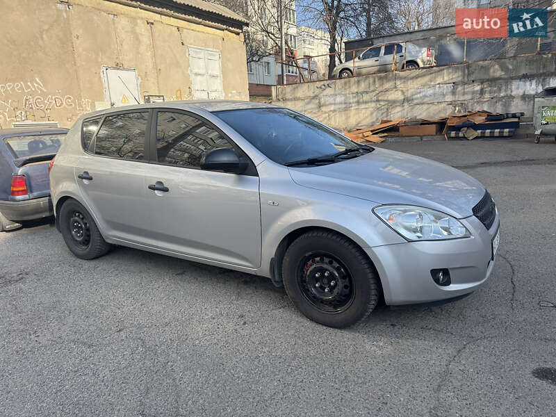Kia Ceed (2008)