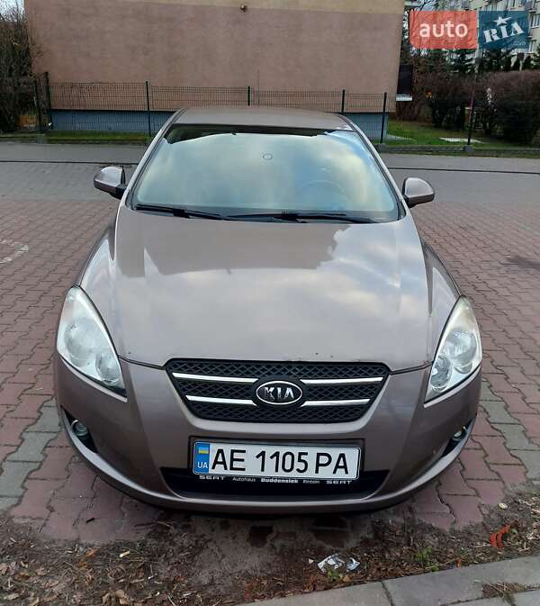 Kia Ceed (2007)