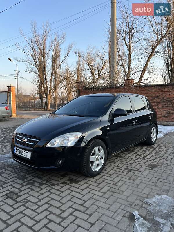 Kia Ceed (2008)