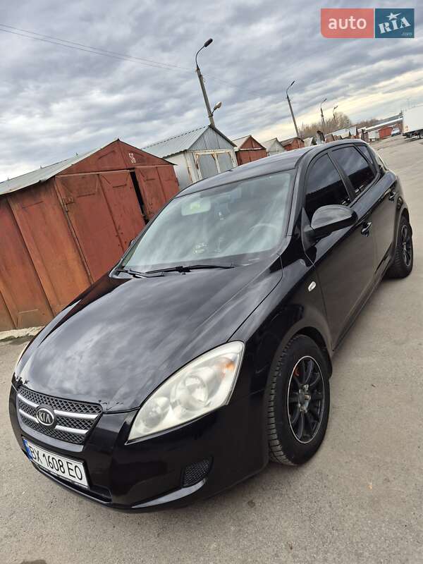 Kia Ceed (2008)