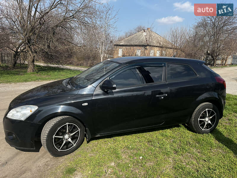 Kia Ceed (2008)