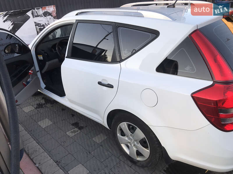Kia Ceed (2009)
