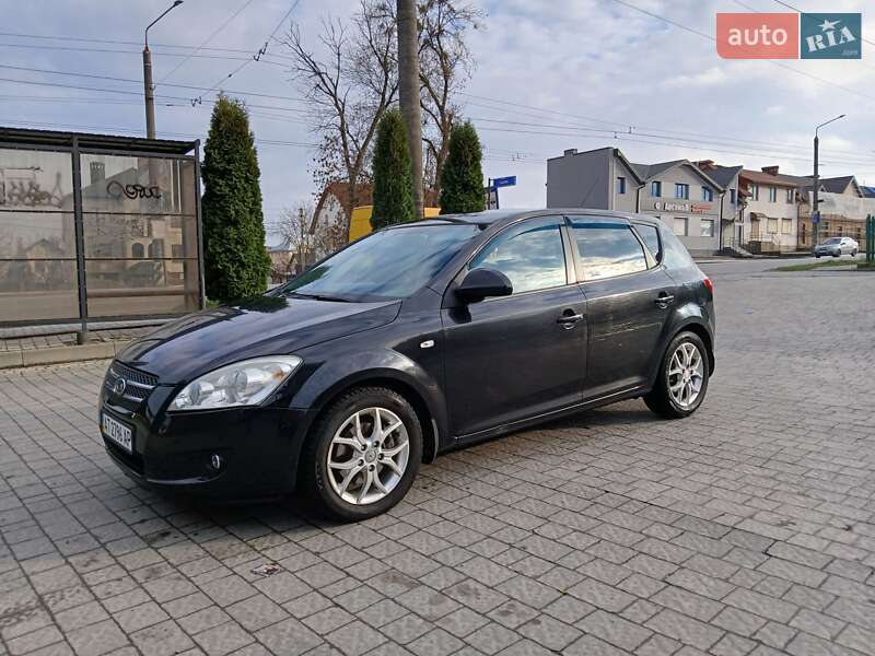 Kia Ceed (2008)