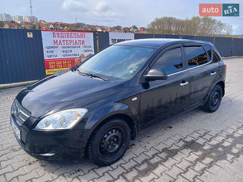 Kia Ceed (2008)