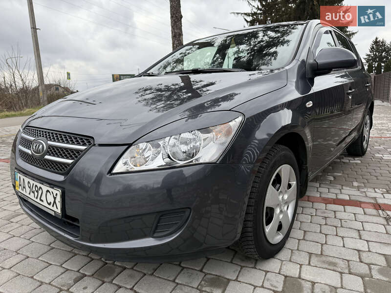 Kia Ceed (2007)