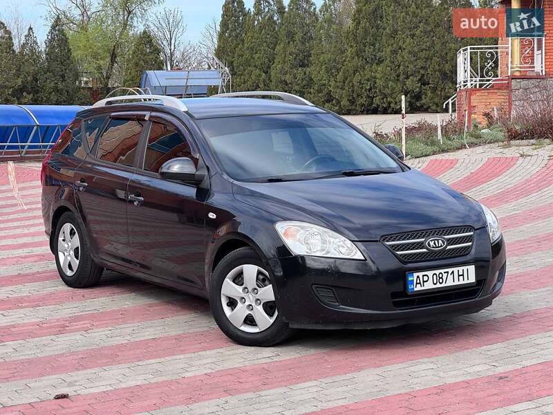 Kia Ceed (2008)