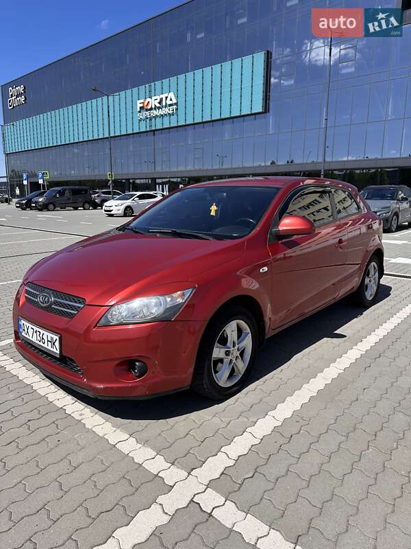 Kia Ceed (2008)