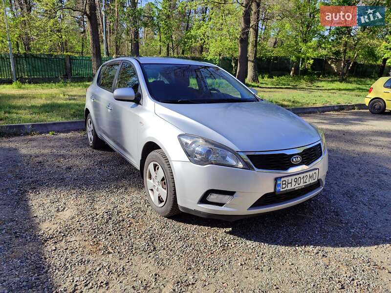 Kia Ceed (2011)