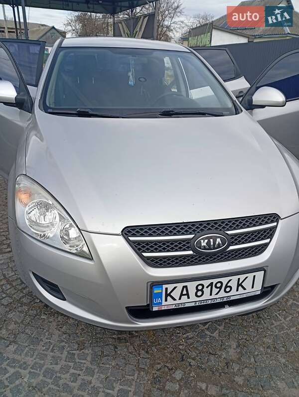 Kia Ceed (2008)