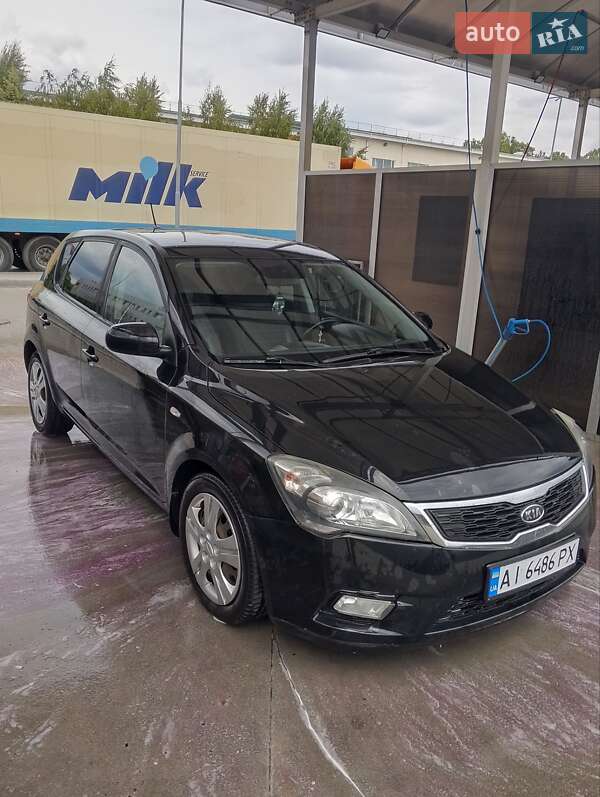 Kia Ceed (2011)