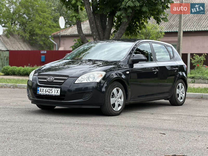 Kia Ceed (2008)