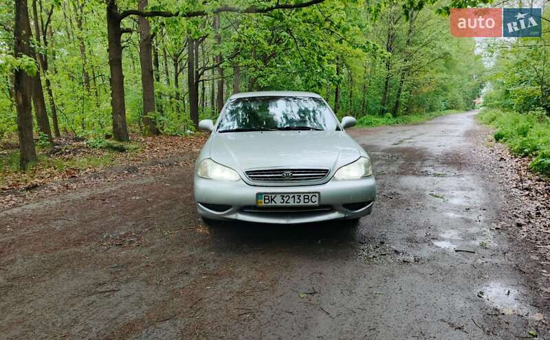 Kia Clarus (1998)