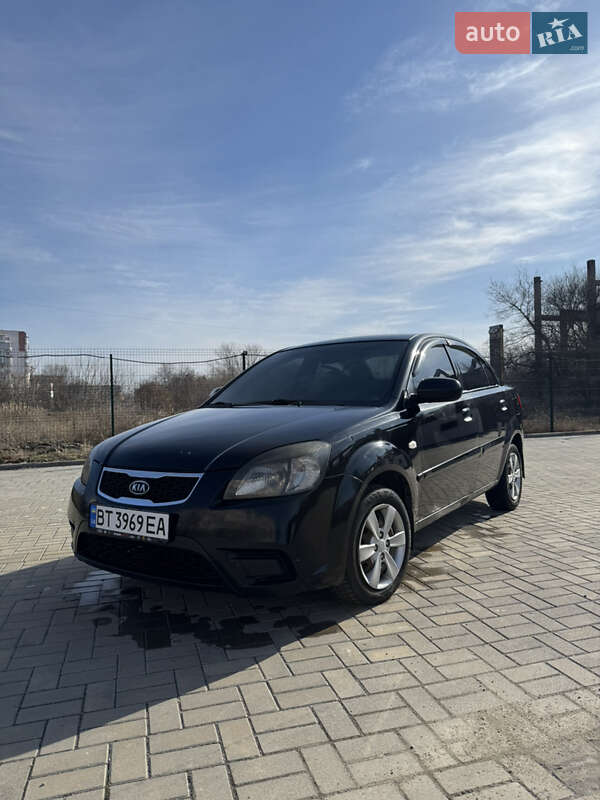 Kia Rio (2010)