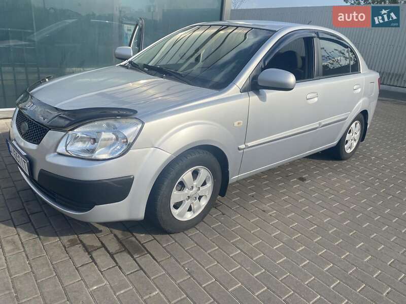 Kia Rio (2010)