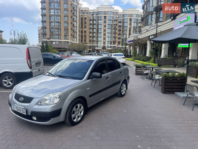 Kia Rio (2007)