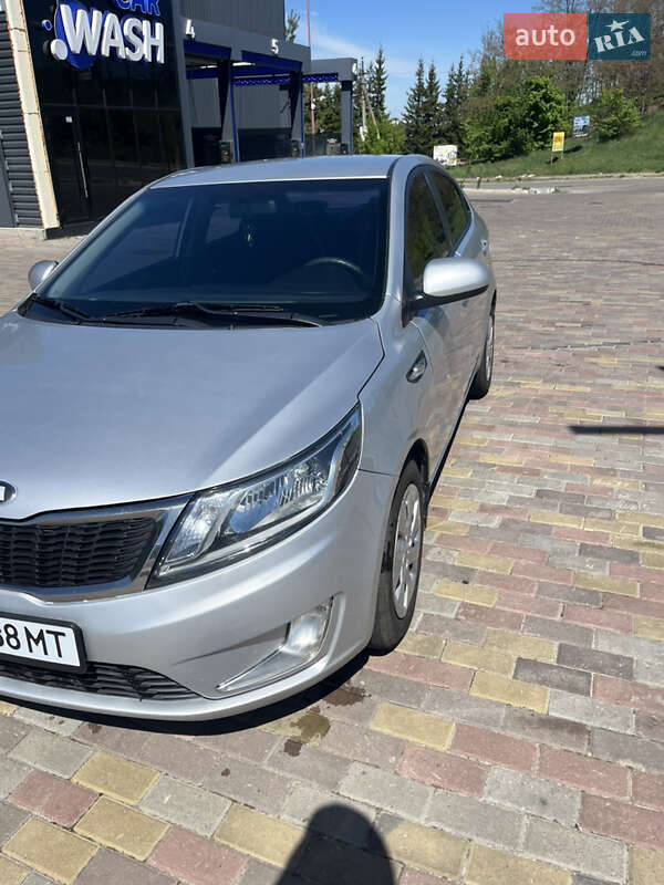 Kia Rio (2013)
