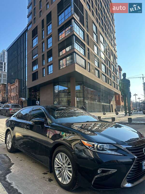 Lexus Es (2017)