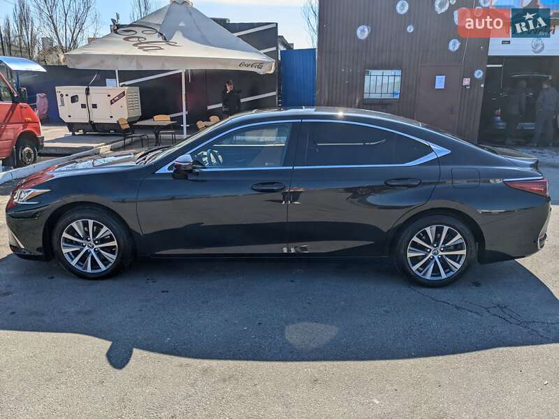 Lexus Es (2019)
