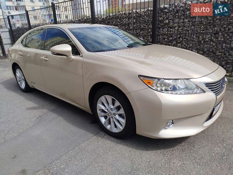 Lexus Es (2015)