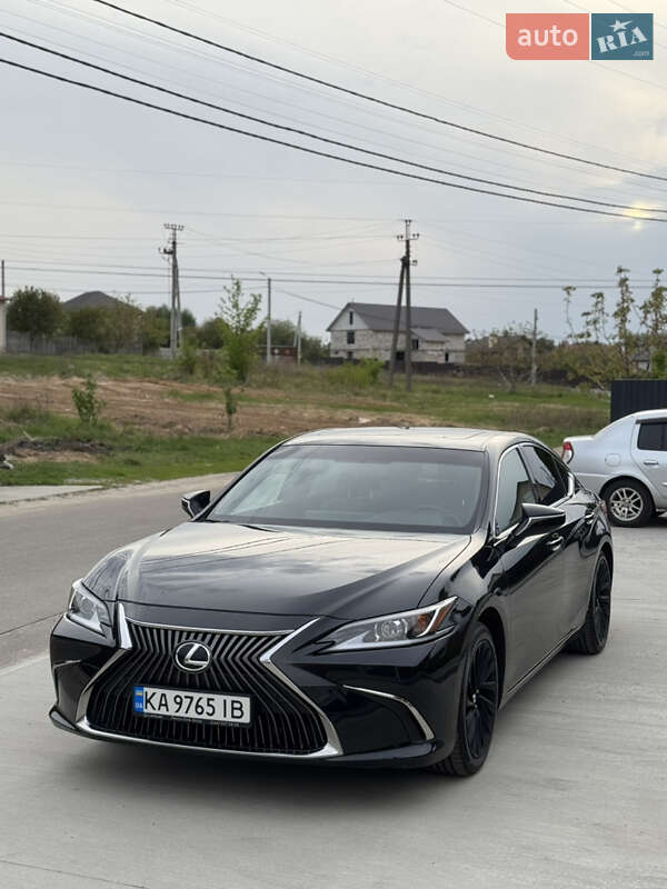 Lexus Es (2019)
