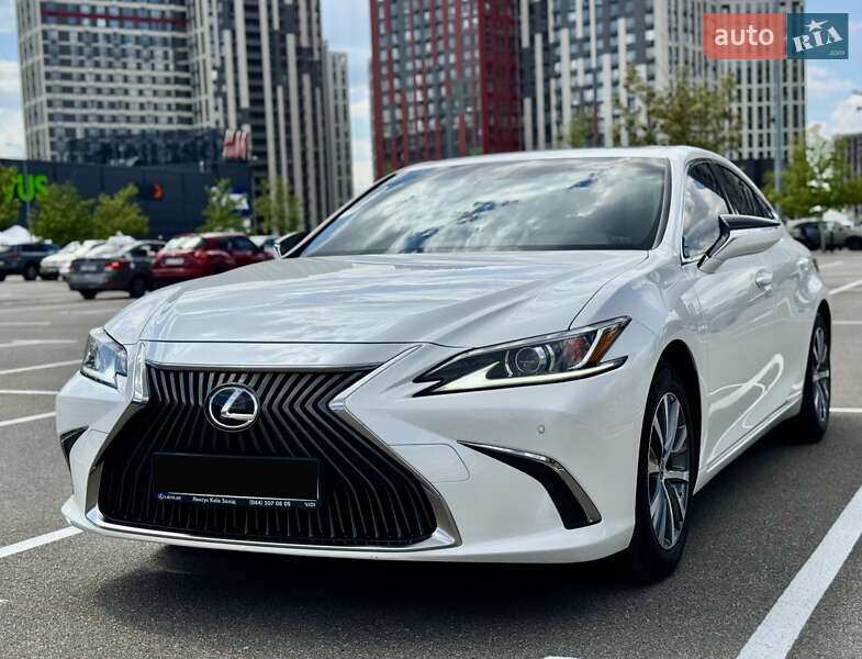 Lexus Es (2019)