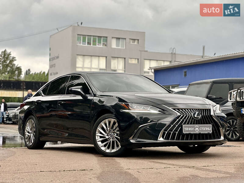 Lexus Es (2022)